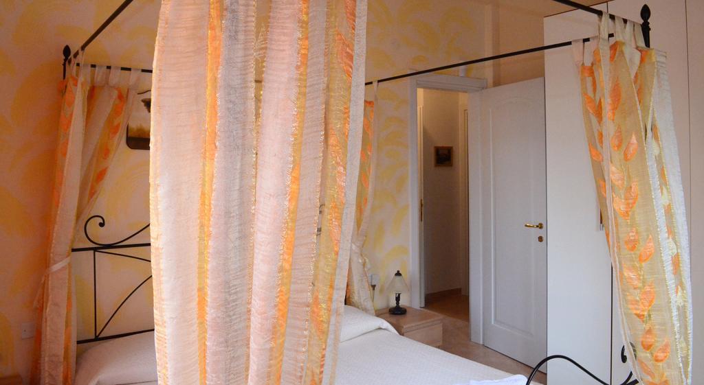 La Casa Delle Rose: Cozy Air-Conditioned Retreat La Spezia Exterior photo
